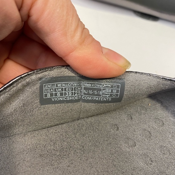 Vionic “Jenelle” Pewter Metallic Leather Mule - Women’s size 8 - Picture 6 of 6